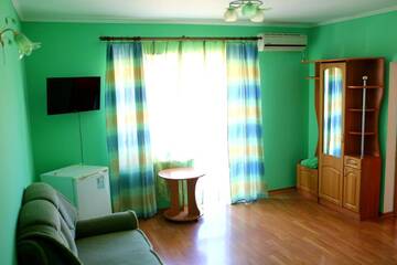 Фото номера Трехместный номер «Комфорт» с душем Гостиница Mini Hotel &quot;ANNA&quot;  г. Коктебель 25