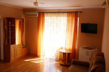 Фото номера Трехместный номер «Комфорт» с душем Гостиница Mini Hotel &quot;ANNA&quot;  г. Коктебель 13