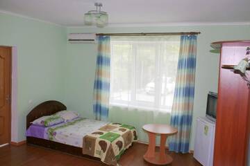 Фото номера Трехместный номер «Комфорт» с душем Гостиница Mini Hotel &quot;ANNA&quot;  г. Коктебель 45