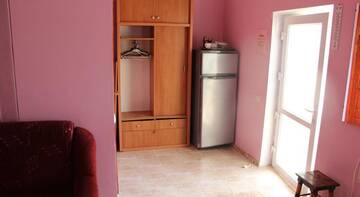 Фото номера Четырехместный номер &quot;Комфорт&quot; Гостиница Guest House Gold crocodile г. Коктебель 4