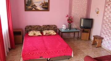 Фото номера Четырехместный номер &quot;Комфорт&quot; Гостиница Guest House Gold crocodile г. Коктебель 5