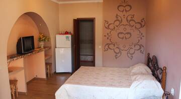 Фото номера Большой двухместный номер Гостиница Guest House Gold crocodile г. Коктебель 10