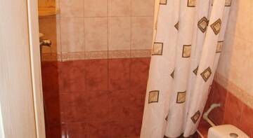 Фото номера Трехместный номер &quot;Комфорт&quot; с душем Гостиница Guest House Gold crocodile г. Коктебель 11