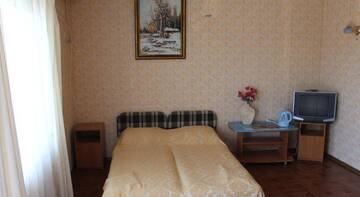 Фото номера Четырехместный номер &quot;Комфорт&quot; Гостиница Guest House Gold crocodile г. Коктебель 6