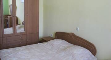 Фото номера Люкс с балконом и кроватью размера «king-size» Гостиница Guest House Gold crocodile г. Коктебель 4
