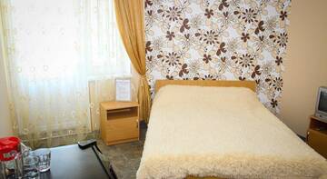 Фото номера Трехместный номер с видом на горы Гостиница Guest House Dionis г. Коктебель 4
