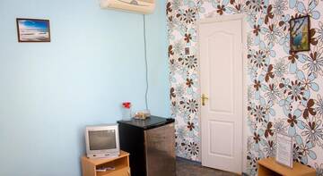 Фото номера Двухместный номер Делюкс с 2 отдельными кроватями Гостиница Guest House Dionis г. Коктебель 3