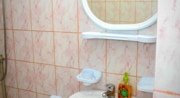 Фото номера Трехместный номер с видом на горы Гостиница Guest House Dionis г. Коктебель 5