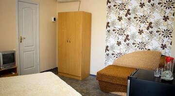 Фото номера Трехместный номер с видом на горы Гостиница Guest House Dionis г. Коктебель 2