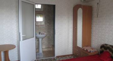 Фото номера Трехместный номер Гостиница Guest House Liliya г. Коктебель 2