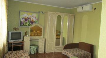 Фото номера Четырехместный номер Гостиница Guest House Liliya г. Коктебель 2