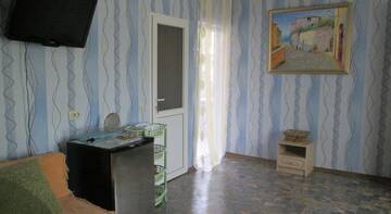 Фото номера Cемейный номер с отдельной ванной комнатой Гостиница Guest House Liliya г. Коктебель 3