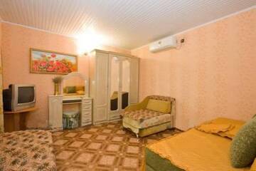 Фото номера Четырехместный номер Гостиница Guest House Liliya г. Коктебель 4