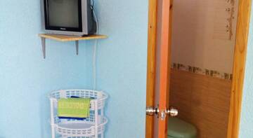 Фото номера Трехместный номер с балконом Гостиница Guest House Maria г. Коктебель 6