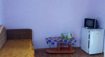 Фото номера Четырехместный номер с террасой Гостиница Guest House Maria г. Коктебель 4
