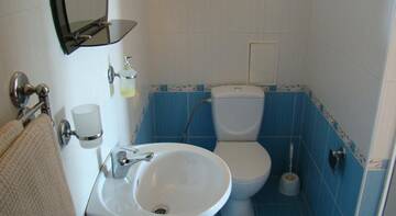 Фото номера Трехместный номер -люкс Гостиница Guest house White House г. Коктебель 4