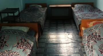Фото номера Кровать в общем четырехместном номере Гостиница Guest House Solnechny Dvorik г. Коктебель 4