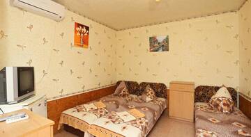 Фото номера Бюджетный трехместный номер Гостиница Guest House Mitridat г. Коктебель 2