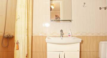 Фото номера Трехместный номер с балконом Гостиница Guest House Mitridat г. Коктебель 6