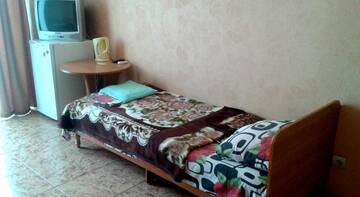 Фото номера Трехместный номер &quot;Комфорт&quot; с душем Гостевой дом Guest-house Lis MA г. Коктебель 18