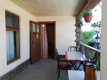 Фото номера Стандартный семейный номер Гостиница Guest House Usadba Glitsiniya г. Коктебель 7