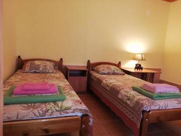 Фото номера Стандартный семейный номер Гостиница Guest House Usadba Glitsiniya г. Коктебель 4