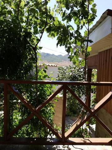 Фото номера Улучшенный номер с кроватью размера  Гостиница Guest House Usadba Glitsiniya г. Коктебель 5