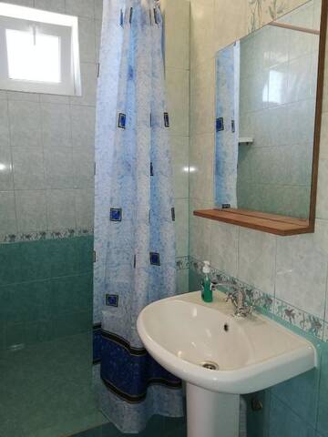 Фото номера Улучшенный номер с кроватью размера  Гостиница Guest House Usadba Glitsiniya г. Коктебель 4