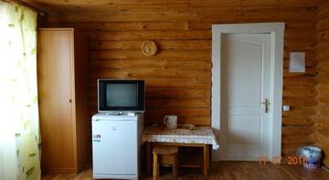 Фото номера Трехместный номер с балконом Гостиница Ecohouse г. Коктебель 4