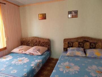 Фото номера Четырехместный номер эконом-класса Гостиница Guest house U Dyadi Vani г. Коктебель 4