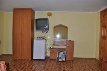 Фото номера Трехместный номер с балконом и видом на море Гостевой дом  на Киловой Горе г. Коктебель 6
